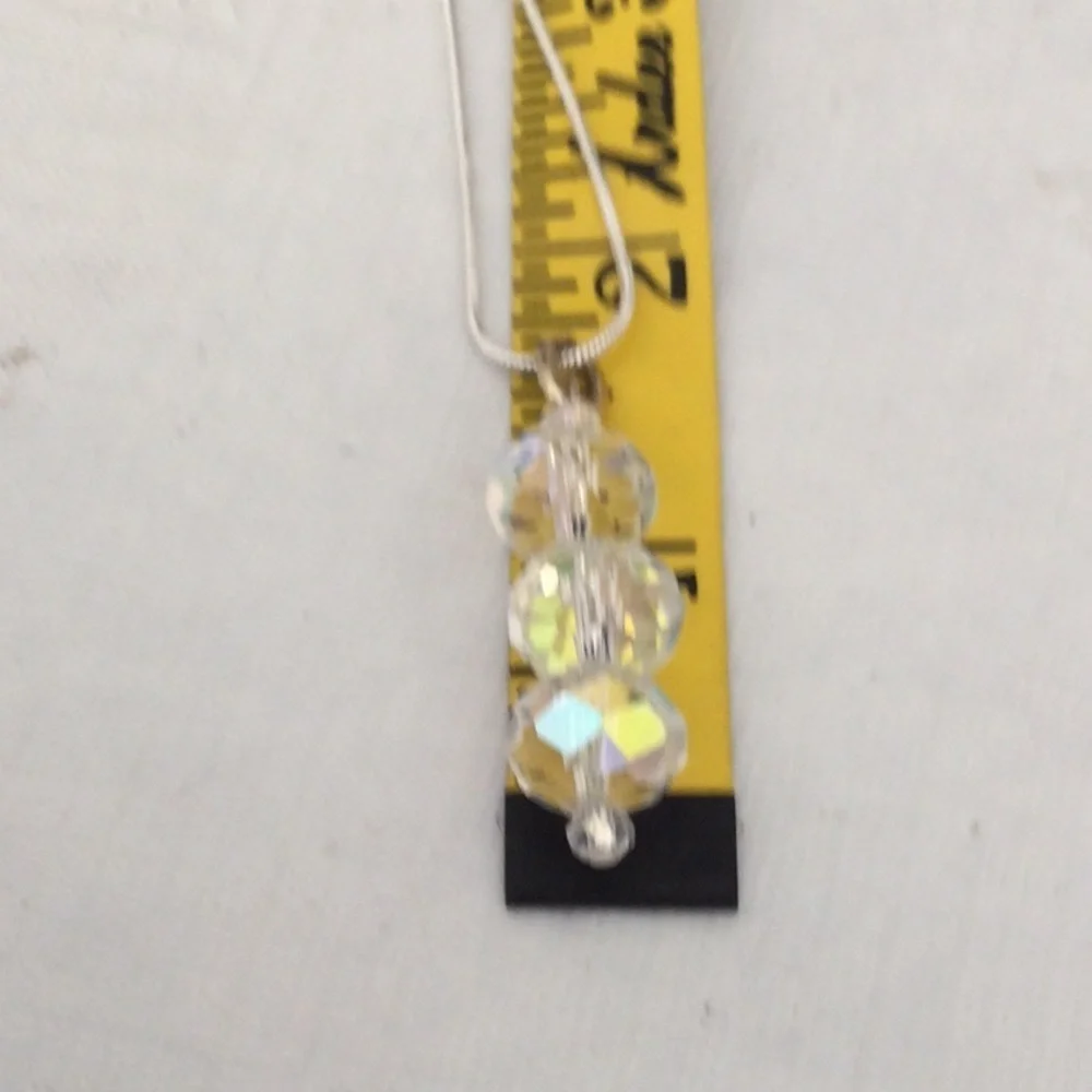 Chic SilverColor  Necklace with Iridescent Beads NWOT *